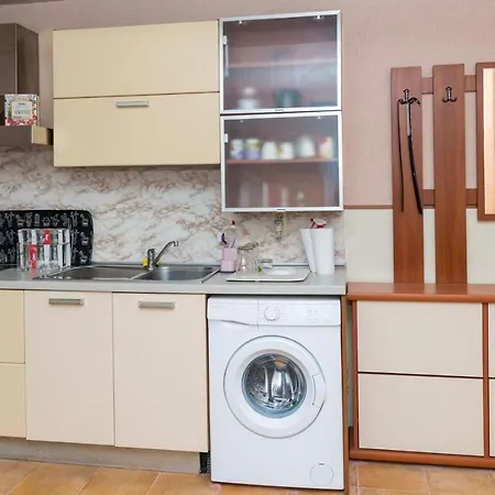 Private Two Bed With Garden, Parking And Pets Allowed