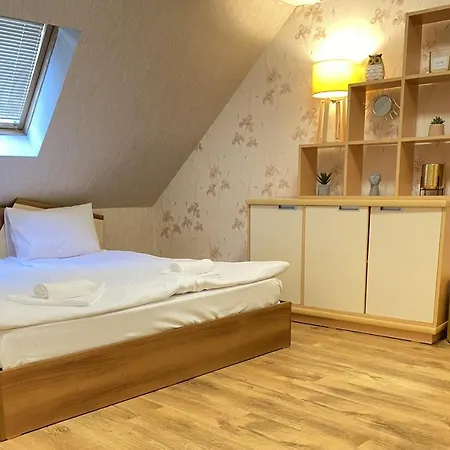 Private Two Bed With Garden, Parking And Pets Allowed