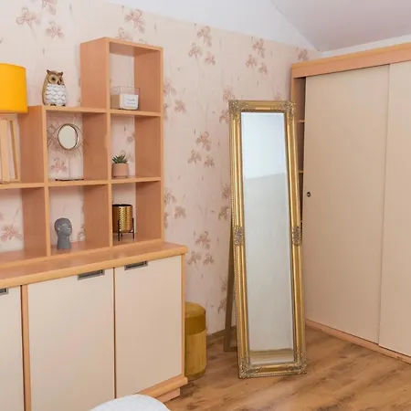 Daire Private Two Bed With Garden, Parking And Pets Allowed *